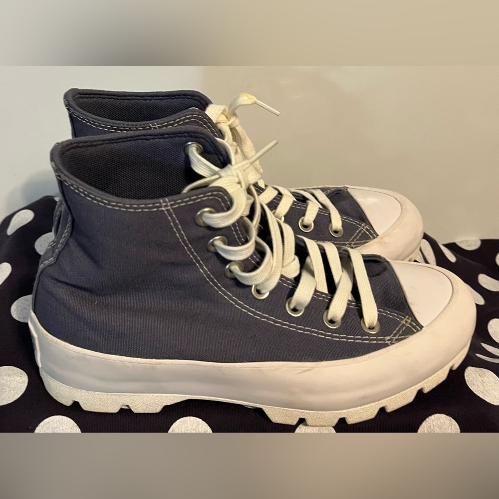Converse platform Shoes in Navy and White Women’s size 7